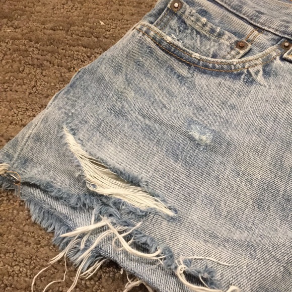 levi’s jean shorts - Picture 2 of 5